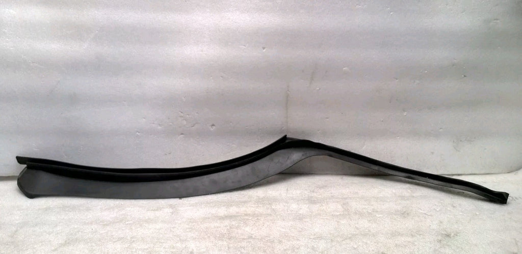 2020-2022 MERCEDES GLB250 X247 REAR LH SIDE DOOR REARWARD WEATHERSTRIP SEAL OEM