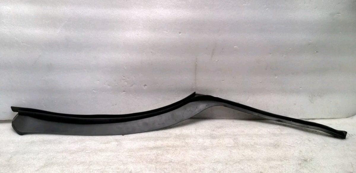 2020-2022 MERCEDES GLB250 X247 REAR LH SIDE DOOR REARWARD WEATHERSTRIP SEAL OEM