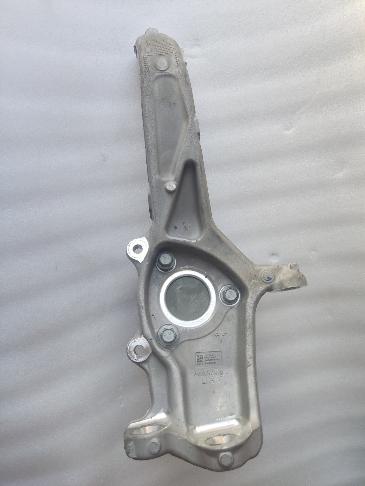 17-23 Tesla Model 3 RWD Front left driver spindle knuckle hub OEM