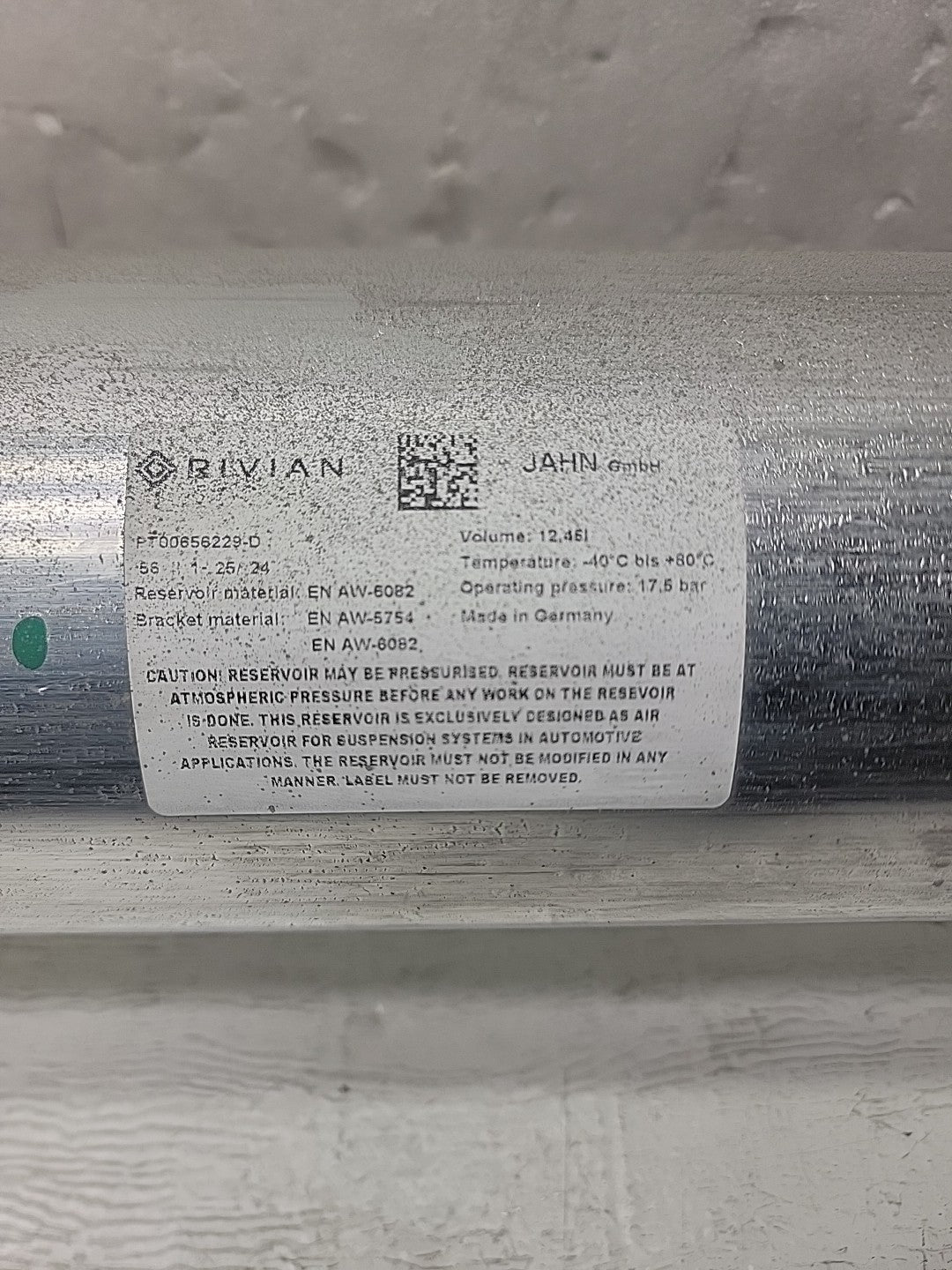 2025 2026 Rivian R1S Air Suspension Compressor Reservoir Tank Assy PT00656229-D