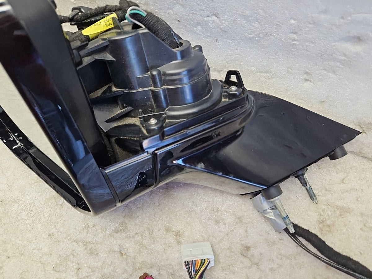 2021-2024 Rivian R1T Front Left Power Door Mirror W/Glass Assy OEM PT00000474-J