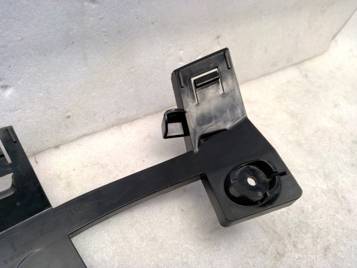 2015-2019 TESLA MODEL X LEFT HEADLIGHT SUPPORT BRACKET 1046957-00-F OEM