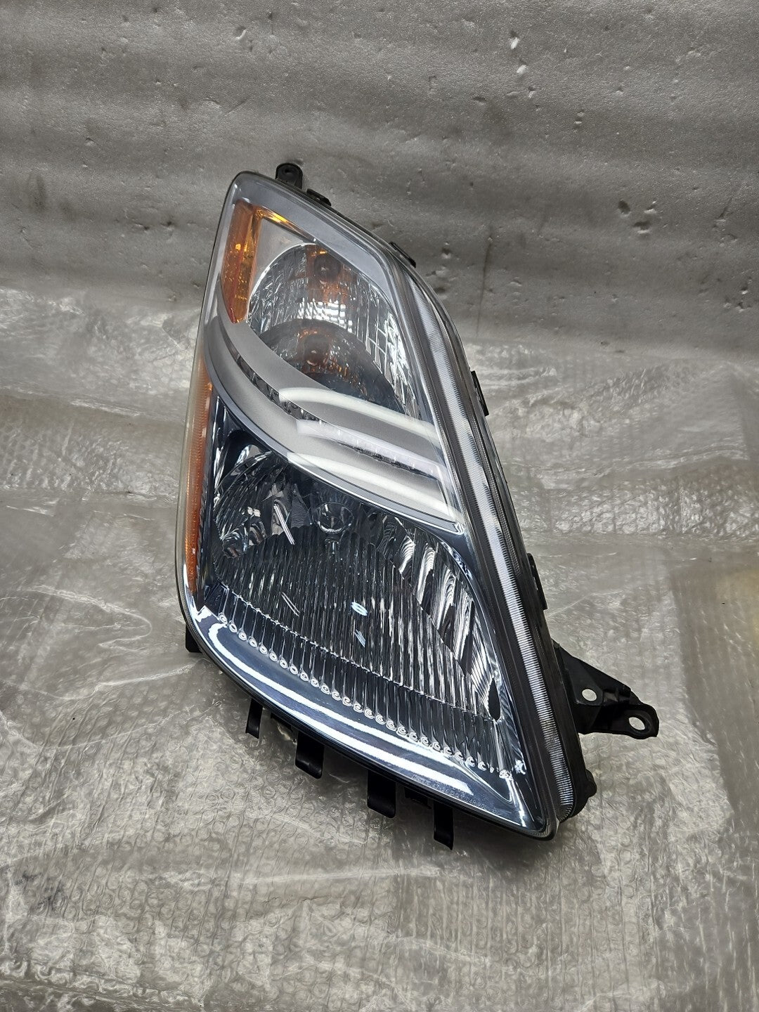 2006-2009 Toyota Prius Right Side OE Style HID Headlight Lamp Chrome OEM