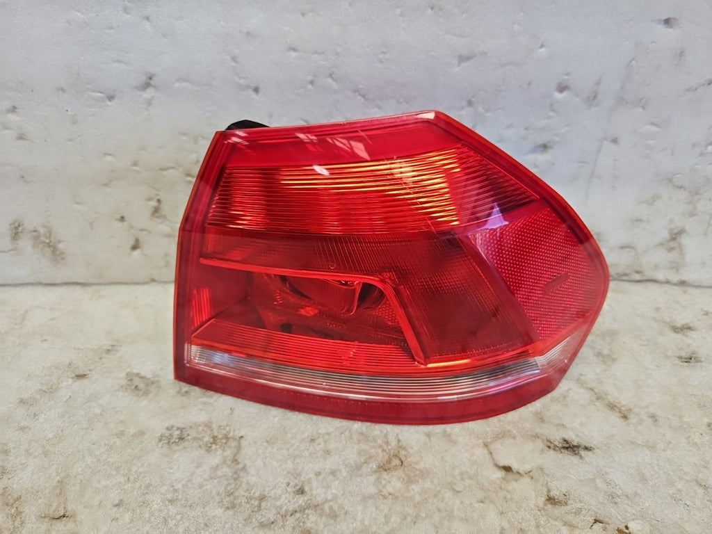 2012-2015 Volkswagen Passat Rear Right Outer Tail Light Lamp OEM 561945096H
