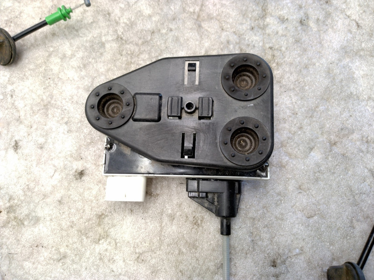2018-2021 Tesla Model X Door Lock Latch Left Front 1126199-00-B OEM