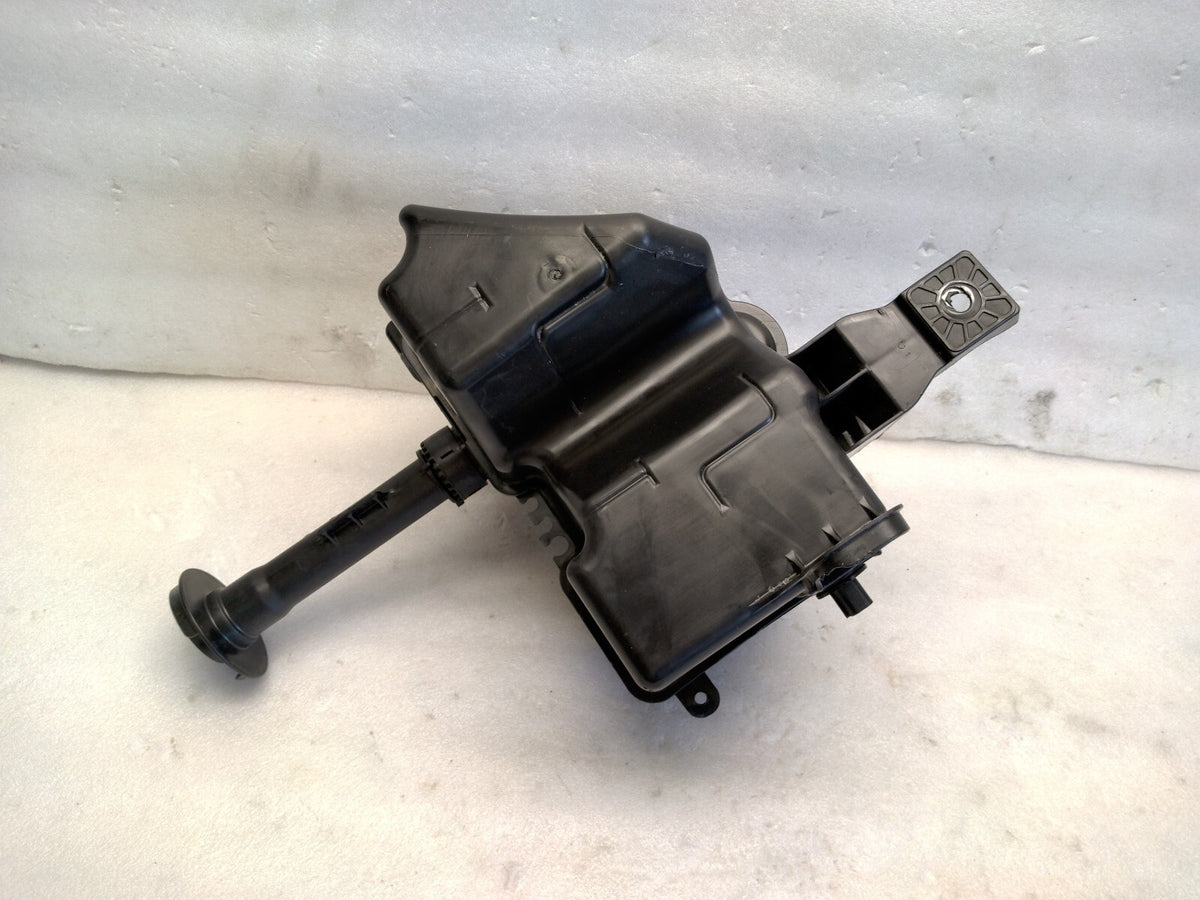2022-24 Rivian R1T Windshield Washer Fluid Reservoir Tank Assy PT00002057-M OEM