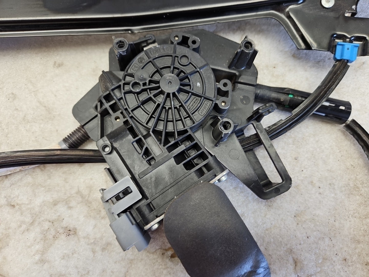 2021-2024 Tesla Model X Rear Right Window Regulator Motor Assy OEM 1614127-00-C