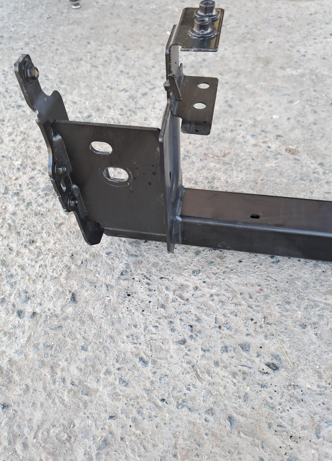Rivian R1S 2021-2023 Tow Hitch OEM PT00014954-D.1