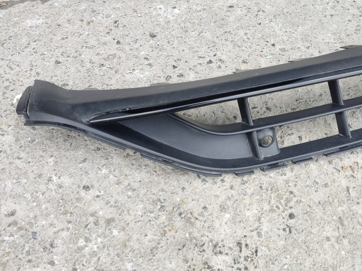 2021-2023 Mercedes-Benz GLA 250 AMG Front Bumper lower Center Grille OEM