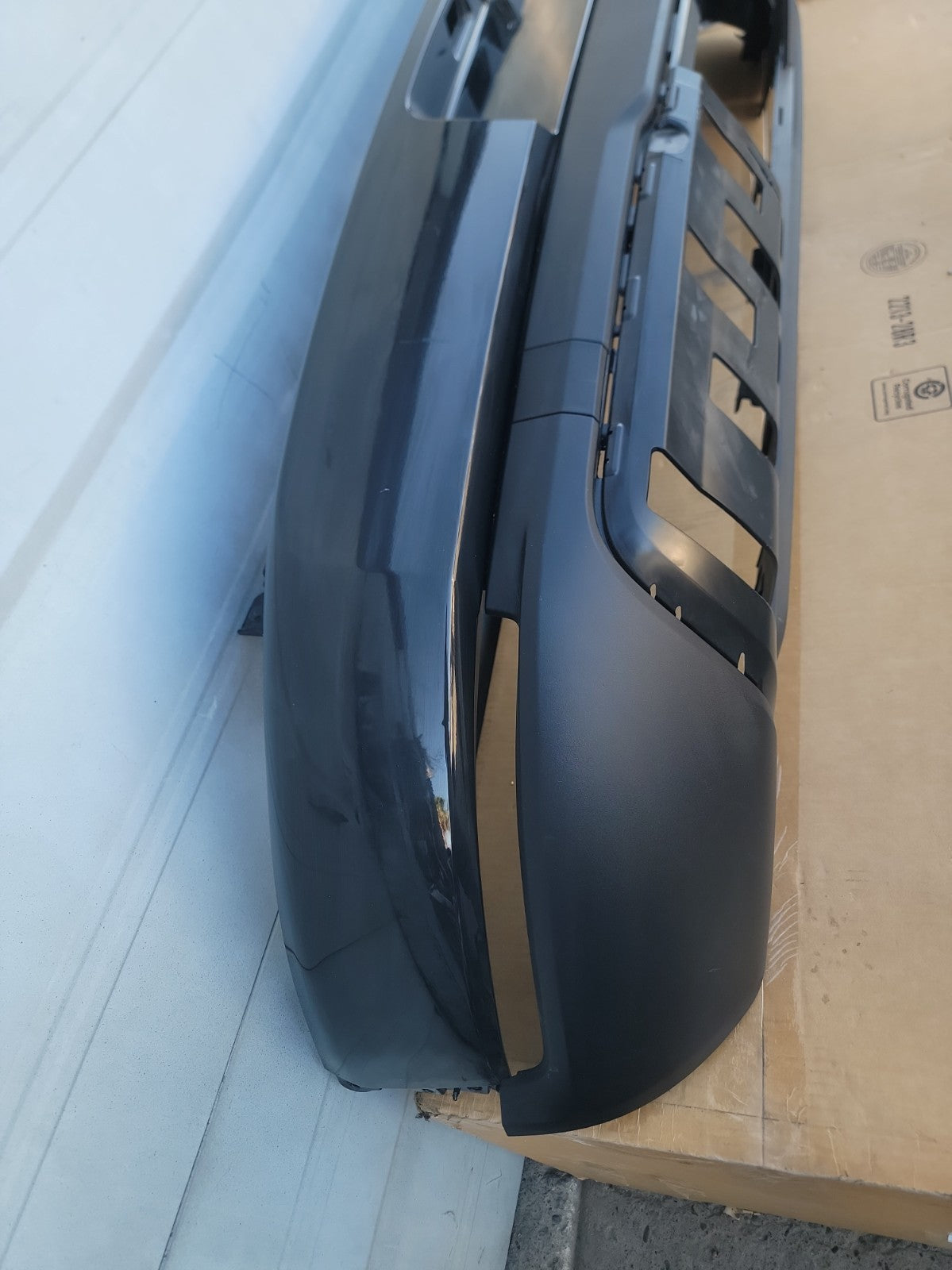 2027 RIVIAN R2 REAR BUMPER COVER ASSEMBLY (Black)OEM