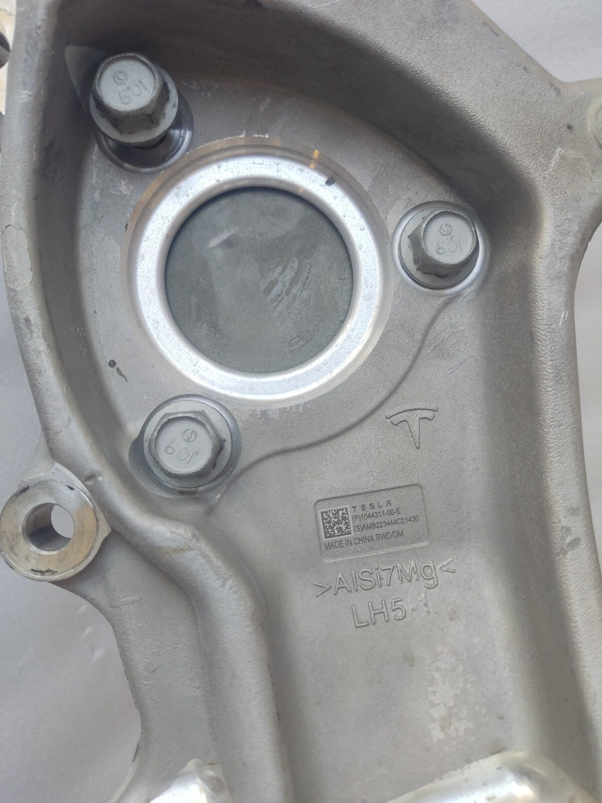17-23 Tesla Model 3 RWD Front left driver spindle knuckle hub OEM