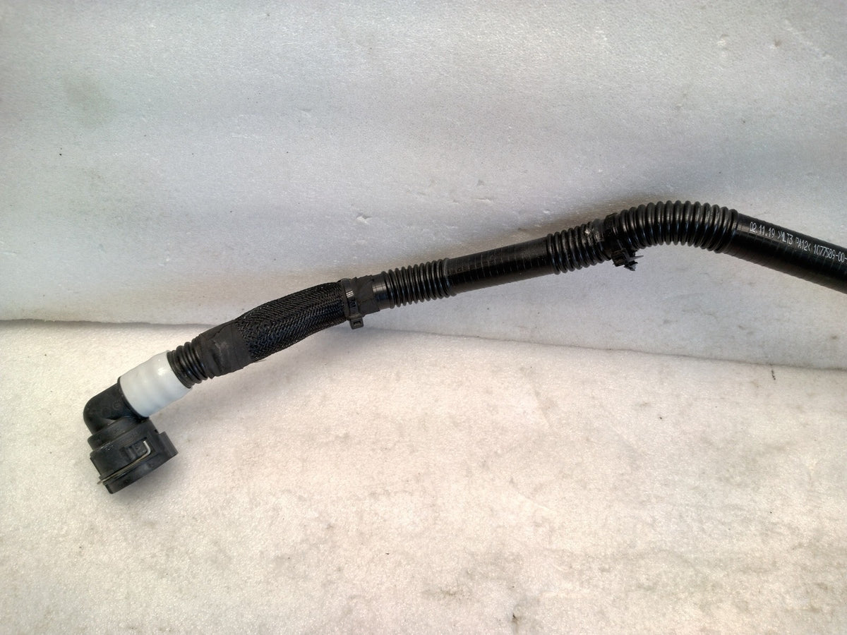17-22 1077589-00-E Tesla Model3 Front Radiator Outlet Coolant Pipe Hose Tube OEM