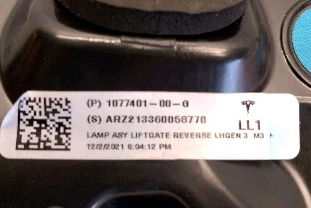 NEW 2017-2020 TESLA MODEL 3 LEFT INNER LED TAIL LIGHT 1077402-00-G OEM
