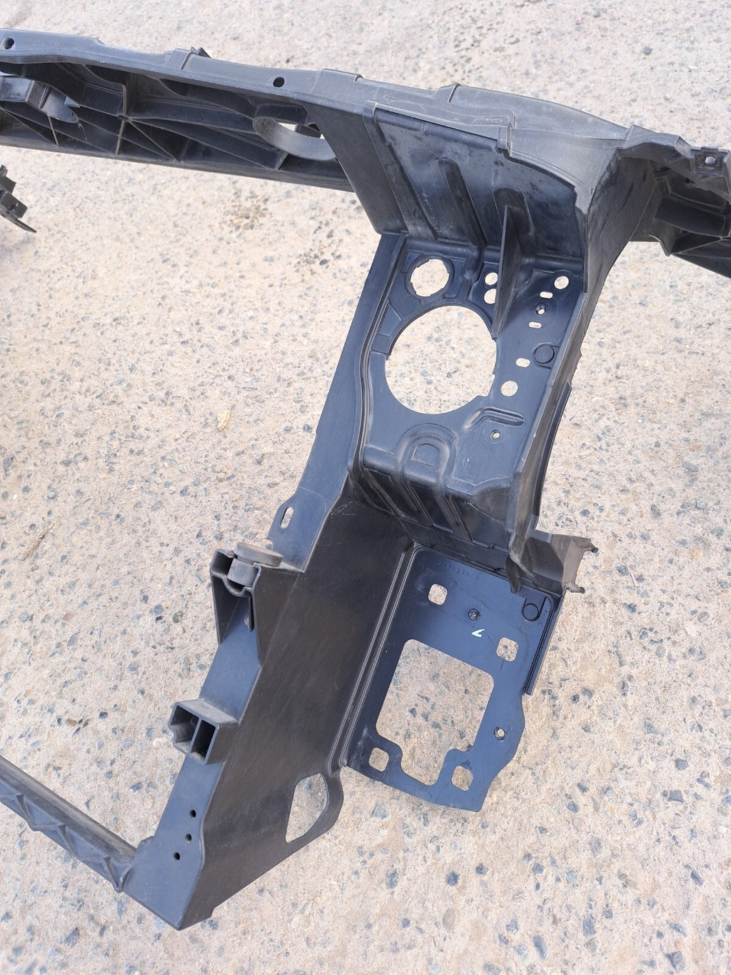 2013-2019 MERCEDES GL450 FRONT RADIATOR SUPPORT FRAME CARRIER CROSS MEMBER OEM