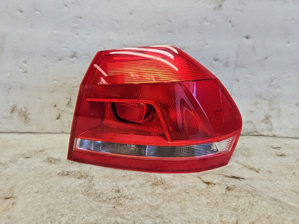 2012-2015 Volkswagen Passat Rear Right Outer Tail Light Lamp OEM 561945096H