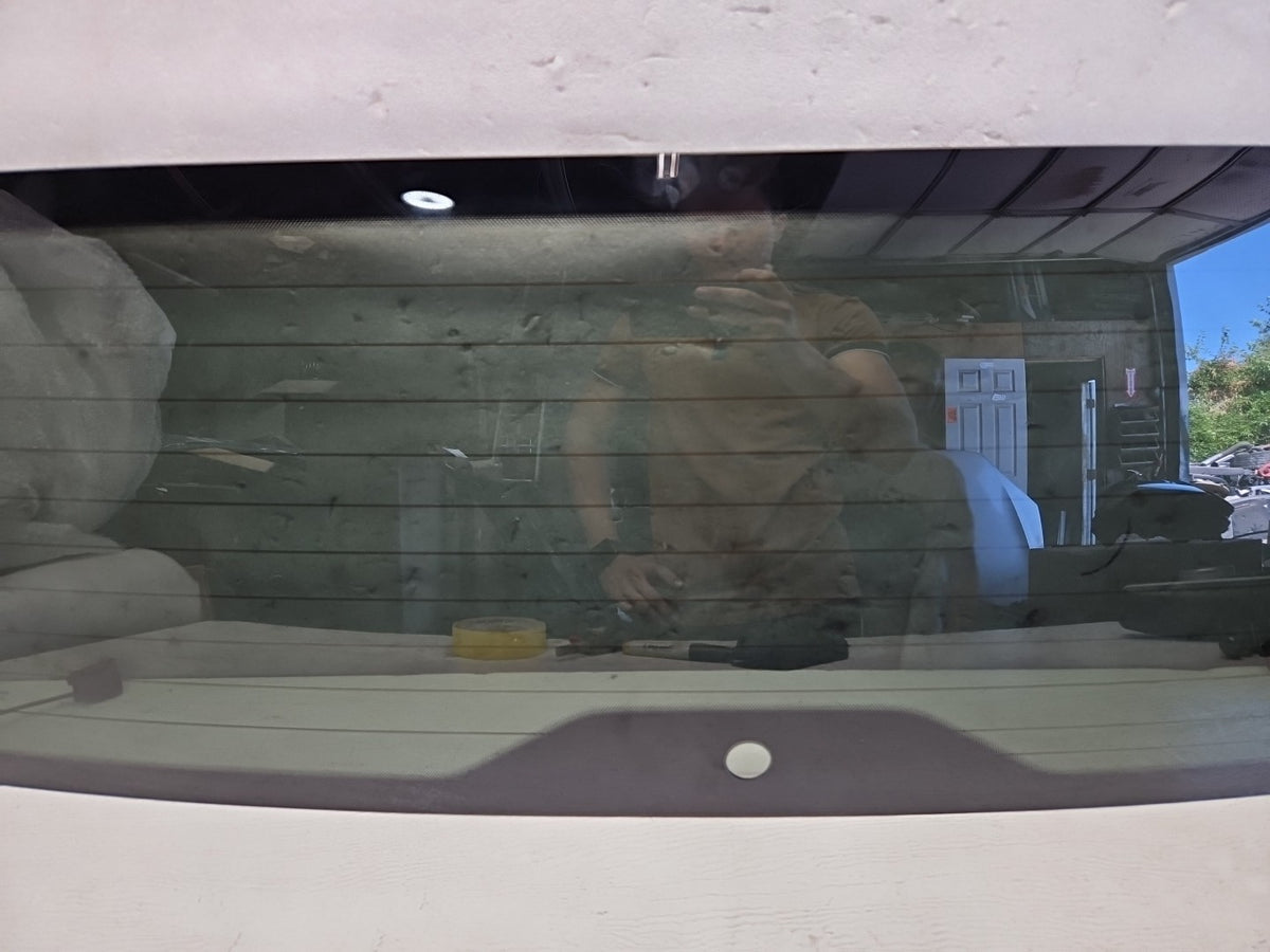 2021-2024 Rivian R1S Rear Tailgate Trunk Lid Window Glass Assy OEM PT00014964