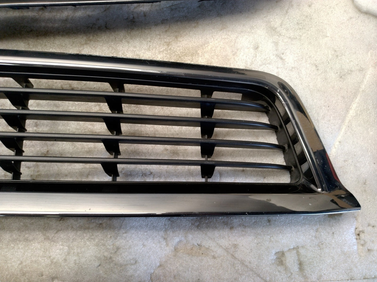 14-17 Infiniti QX80 Limited Radiator Grille & Lower Grille Assy Dark Chrome OEM