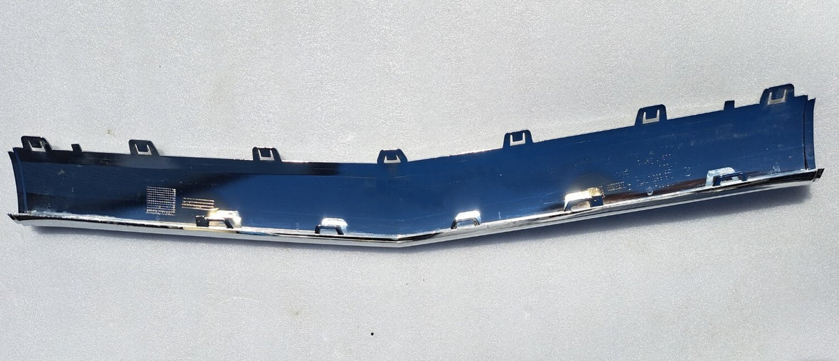 2015 - 2018 Mercedes CLS Front Bumper Center Chrome Trim Molding A 218 885 17 74