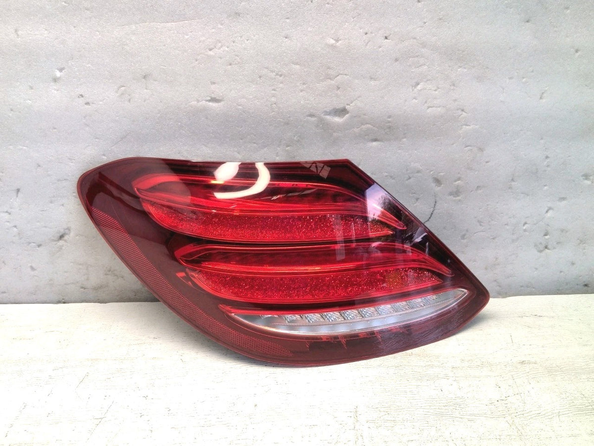 15-18 MERCEDES C-CLASS C250/300/63 LH DRIVER SIDE LED TAIL LIGHT A2139068100 OEM