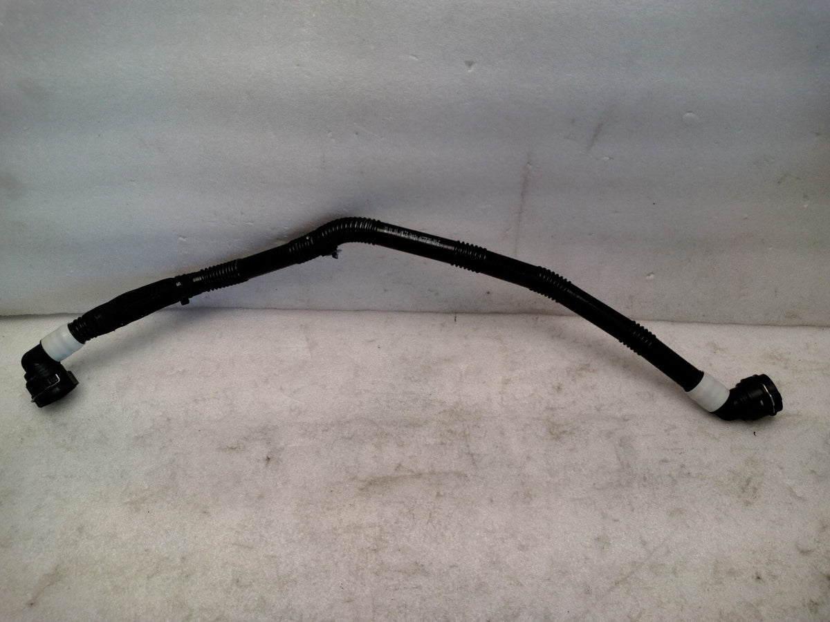 17-22 1077589-00-E Tesla Model3 Front Radiator Outlet Coolant Pipe Hose Tube OEM