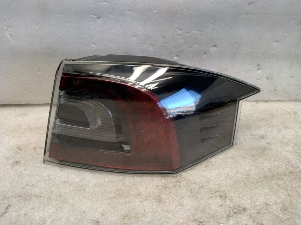 2013 Tesla Model S Rear Right Outer Tail Light Trunk Liftgate 6005919-00-C OEM