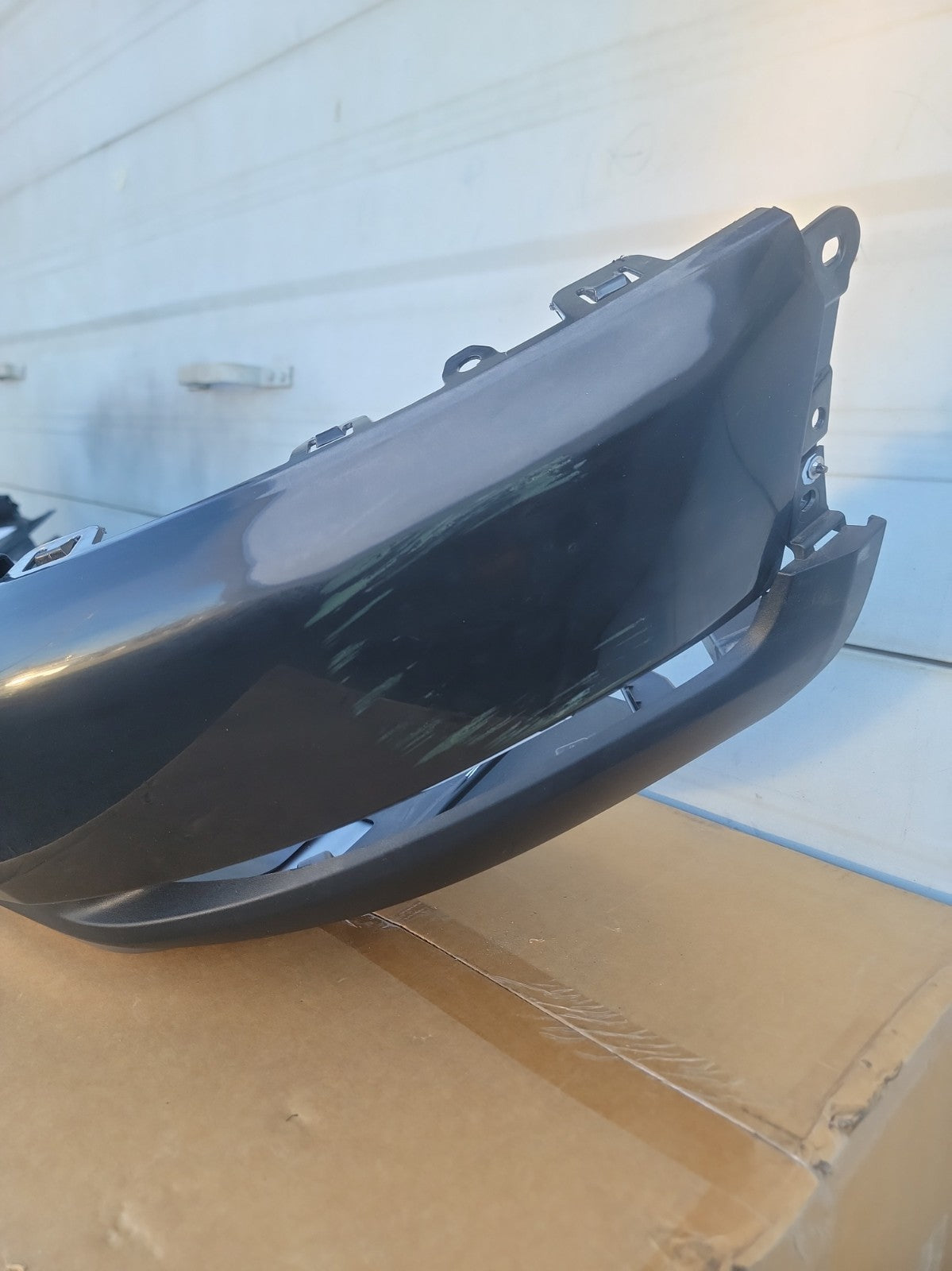 2027 RIVIAN R2 REAR BUMPER COVER ASSEMBLY (Black)OEM