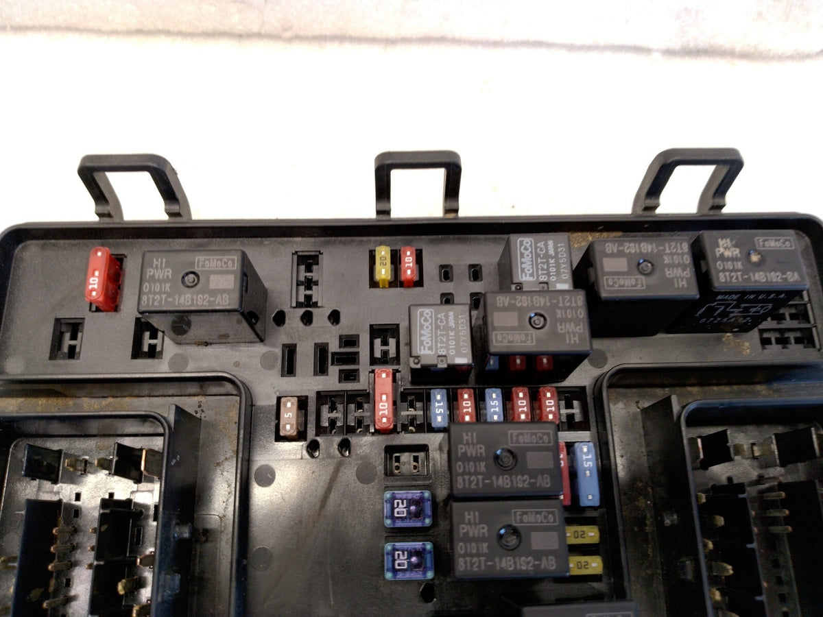 2015-2017 Ford Fusion FG9T14A067BD Engine Fuse Box Relay Control Unit OEM