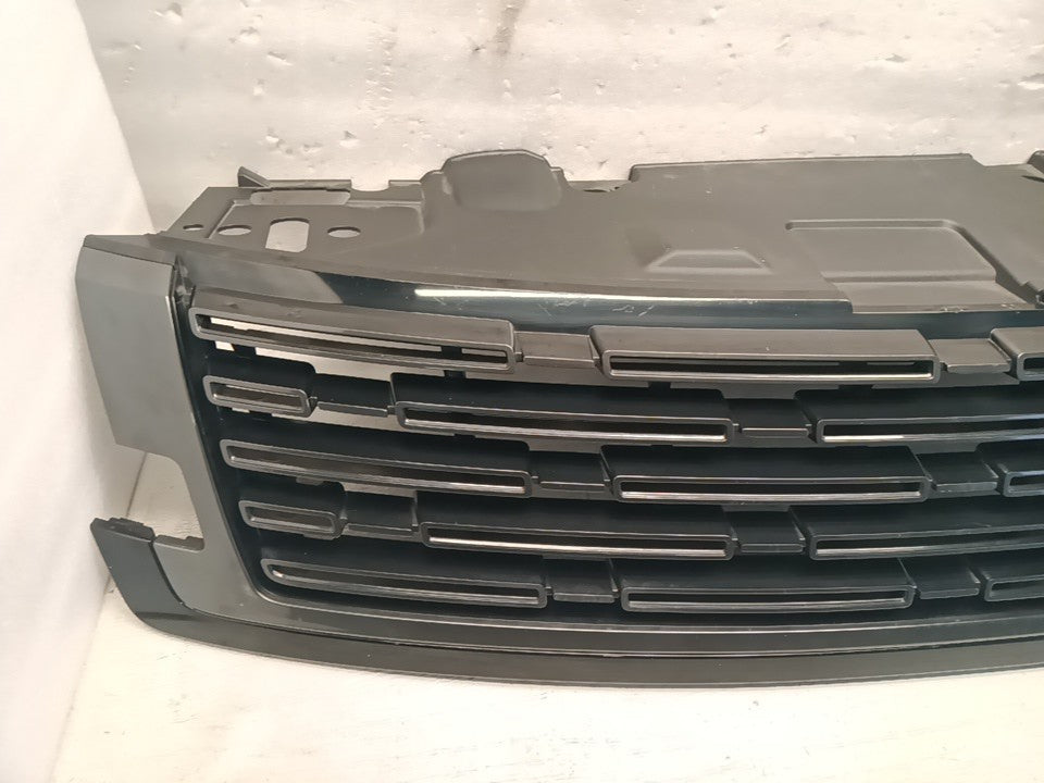 2022 - 2025 Range Rover L460 Front Bumper Grille GENUINE M8E2-8200-A OEM
