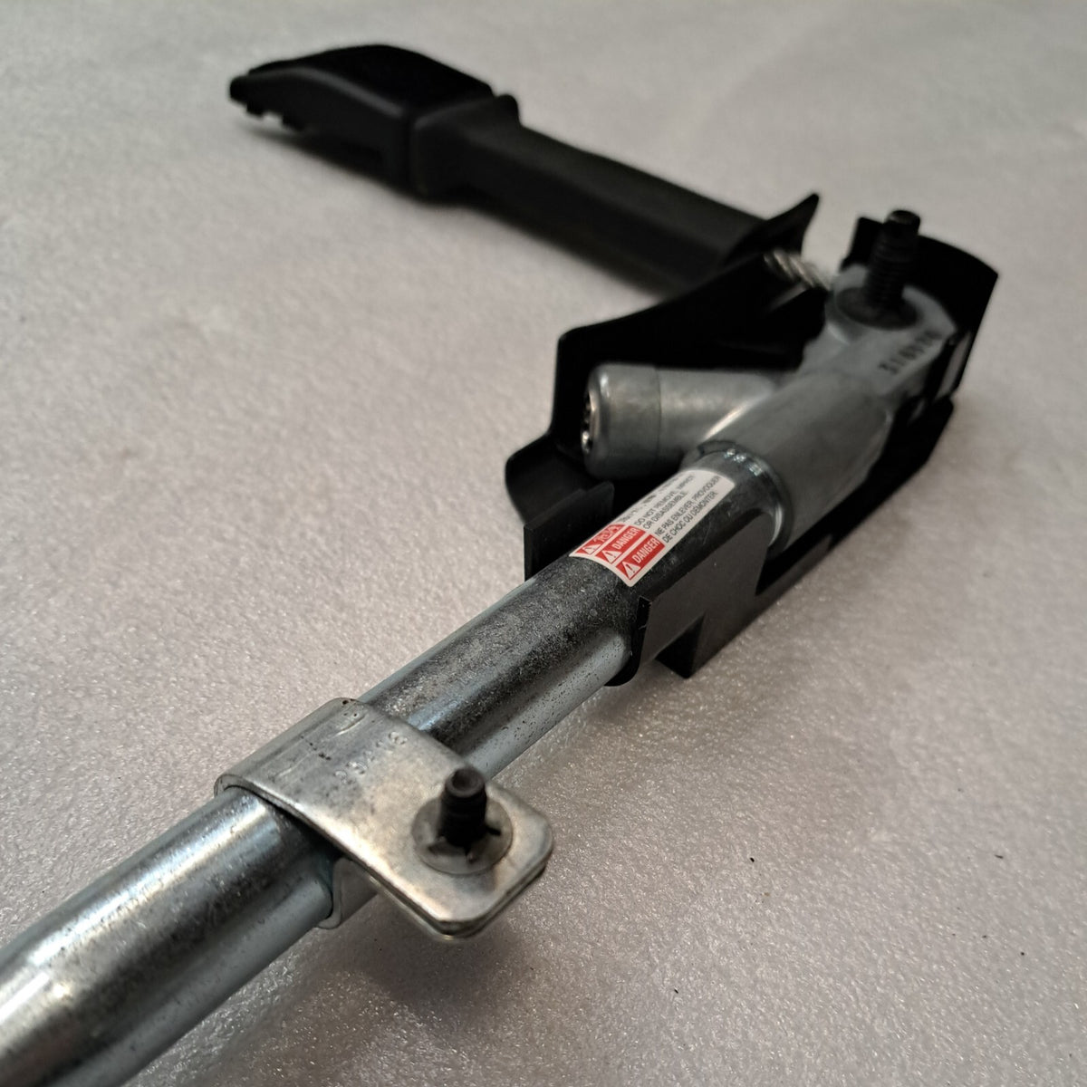 OEM TESLA MODEL S 85D 2015 LHD Front Left Buckle Tensioner P1004532-00-C