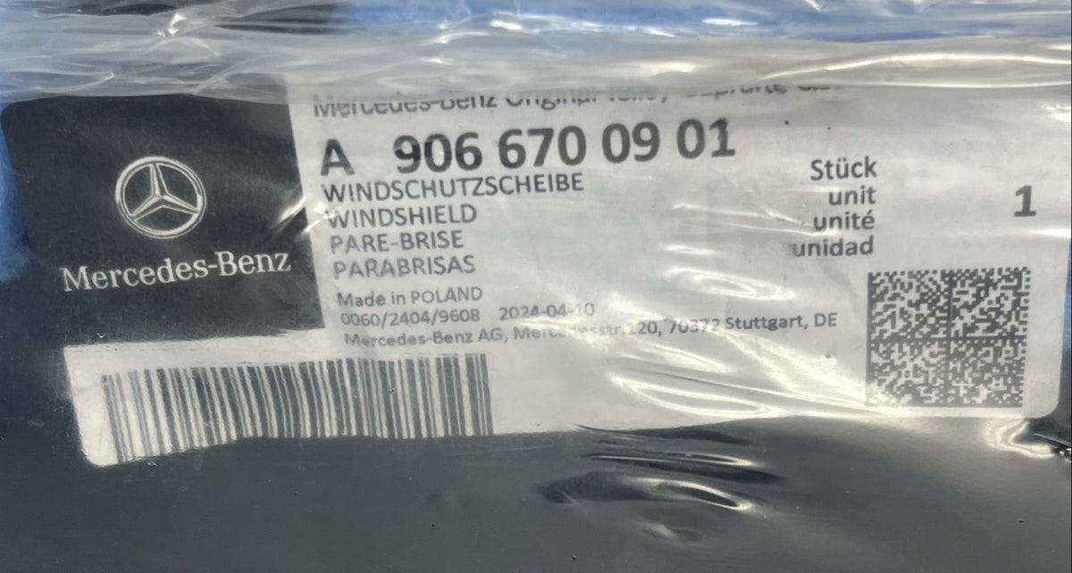 2006-2018 Mercedes-Benz front windshield Window Genuine A9066700901 NEW! OEM