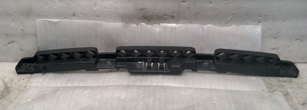 OEM 2012-2020 VOLKSWAGEN PASSAT - REAR Center Bumper Mount/Bracket 561807863A