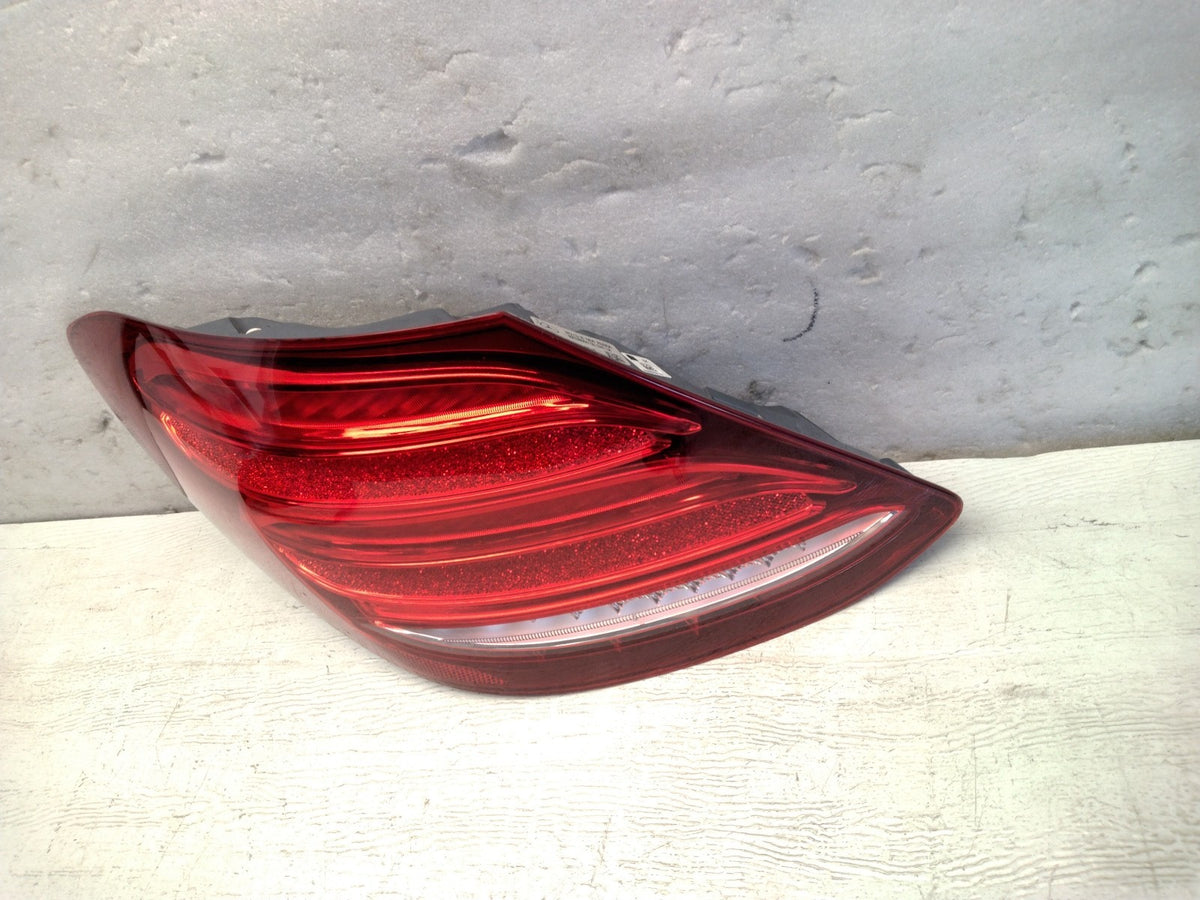 15-18 MERCEDES C-CLASS C250/300/63 LH DRIVER SIDE LED TAIL LIGHT A2139068100 OEM