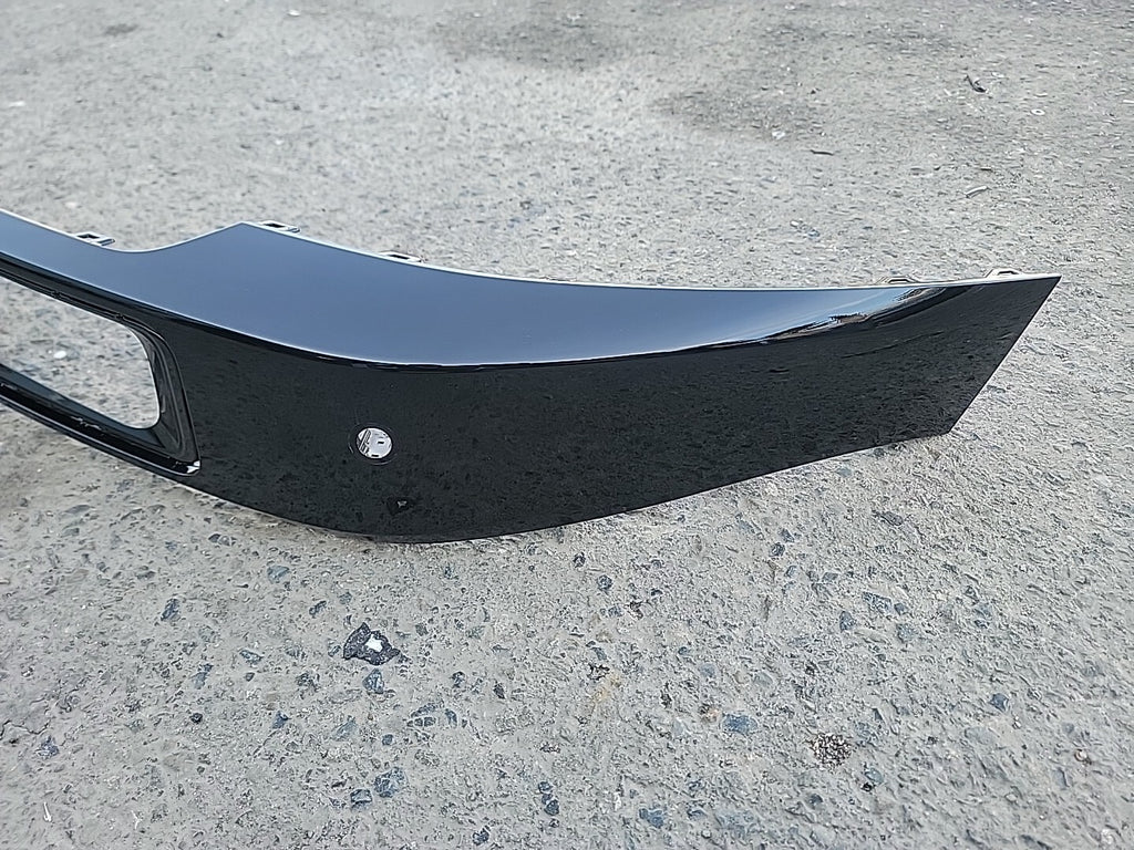 RIVIAN 2021-2024 Front Bumper R1 FRONT BLACK APPLIQUE PT00080423-B