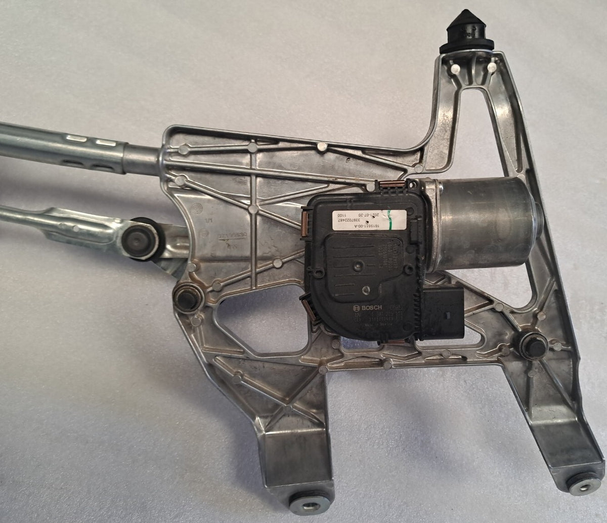 Tesla Front Windshield Wiper Linkage Motor & Linkage 1615511-00-A 97199530