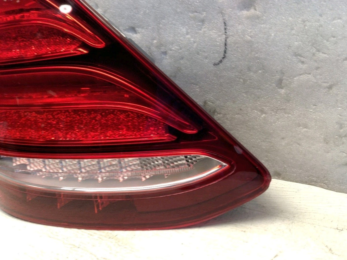 15-18 MERCEDES C-CLASS C250/300/63 LH DRIVER SIDE LED TAIL LIGHT A2139068100 OEM