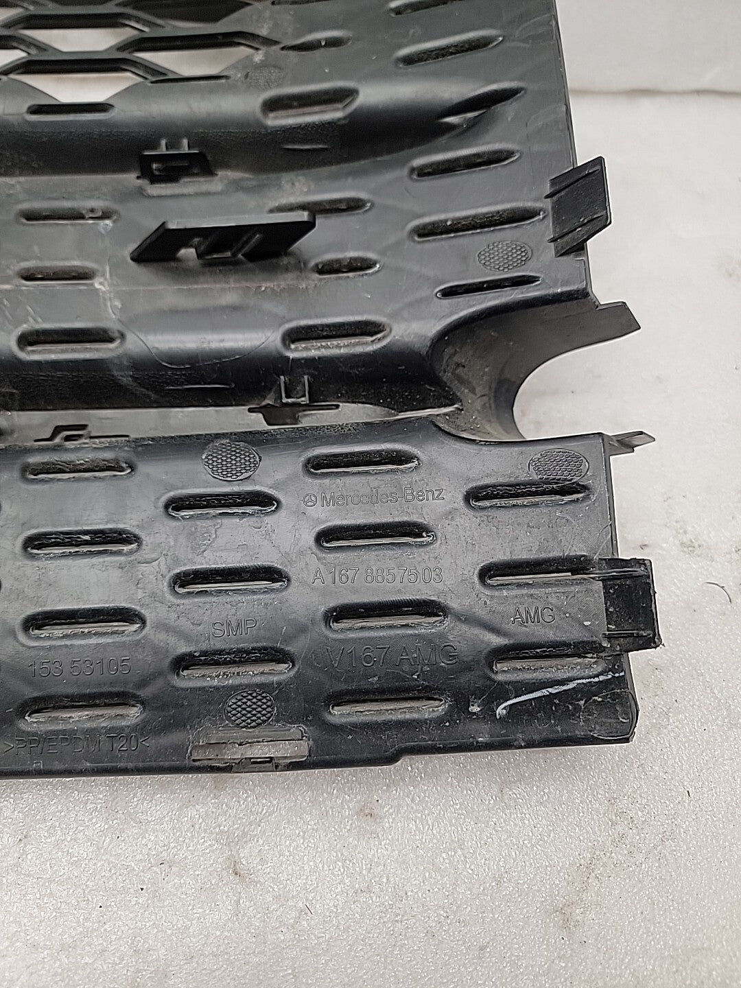 20-21 Mercedes Benz GLE350 Front Bumper RH Grille Cover A1678857503