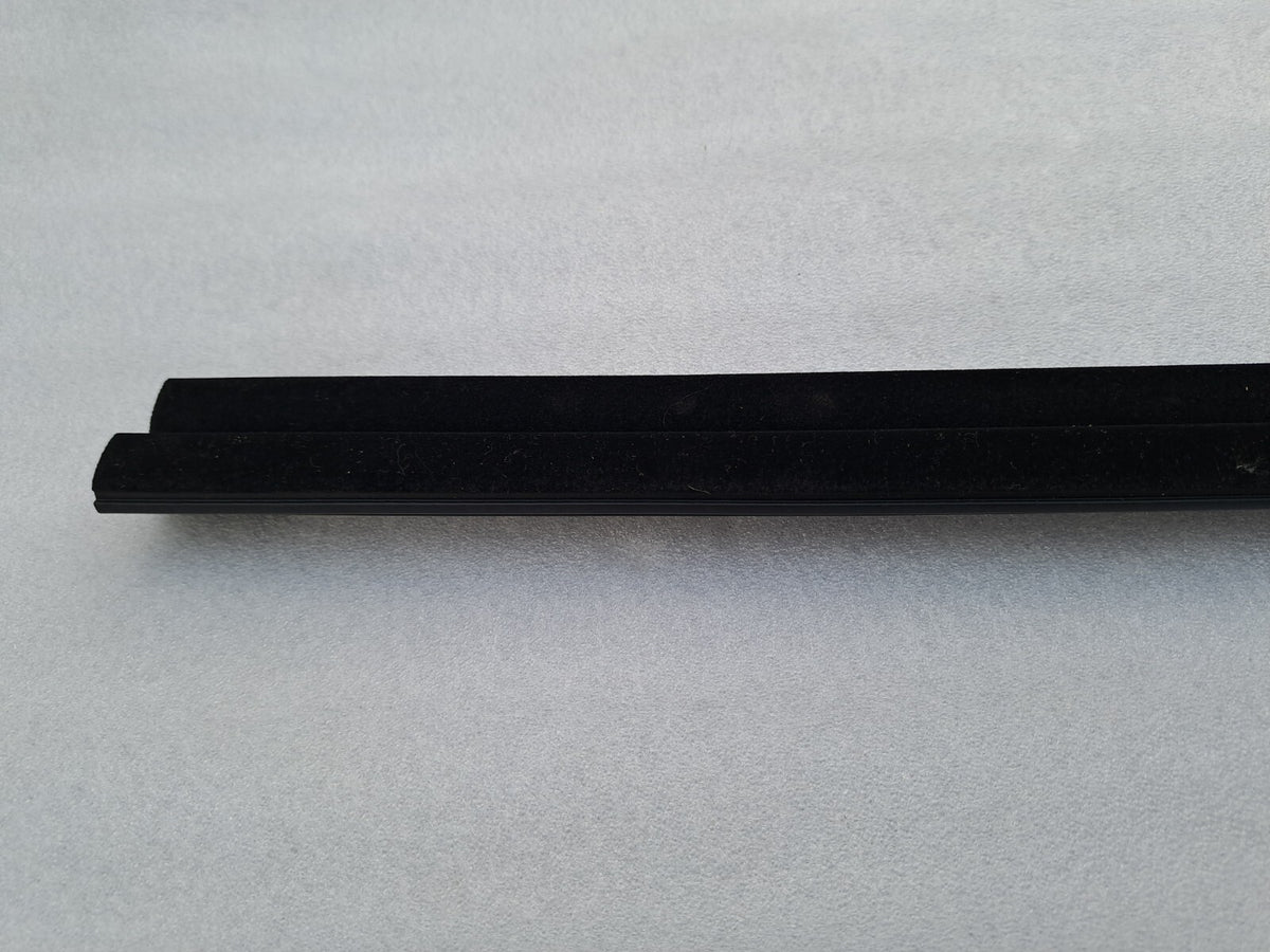 2012 - 2020 Tesla Model S Front Passanger Door Outer Belt Moulding, NEW, OEM