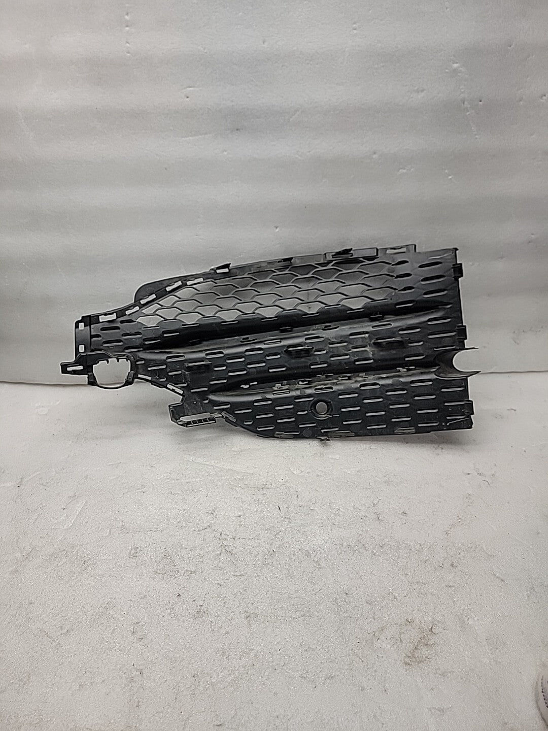 20-21 Mercedes Benz GLE350 Front Bumper RH Grille Cover A1678857503