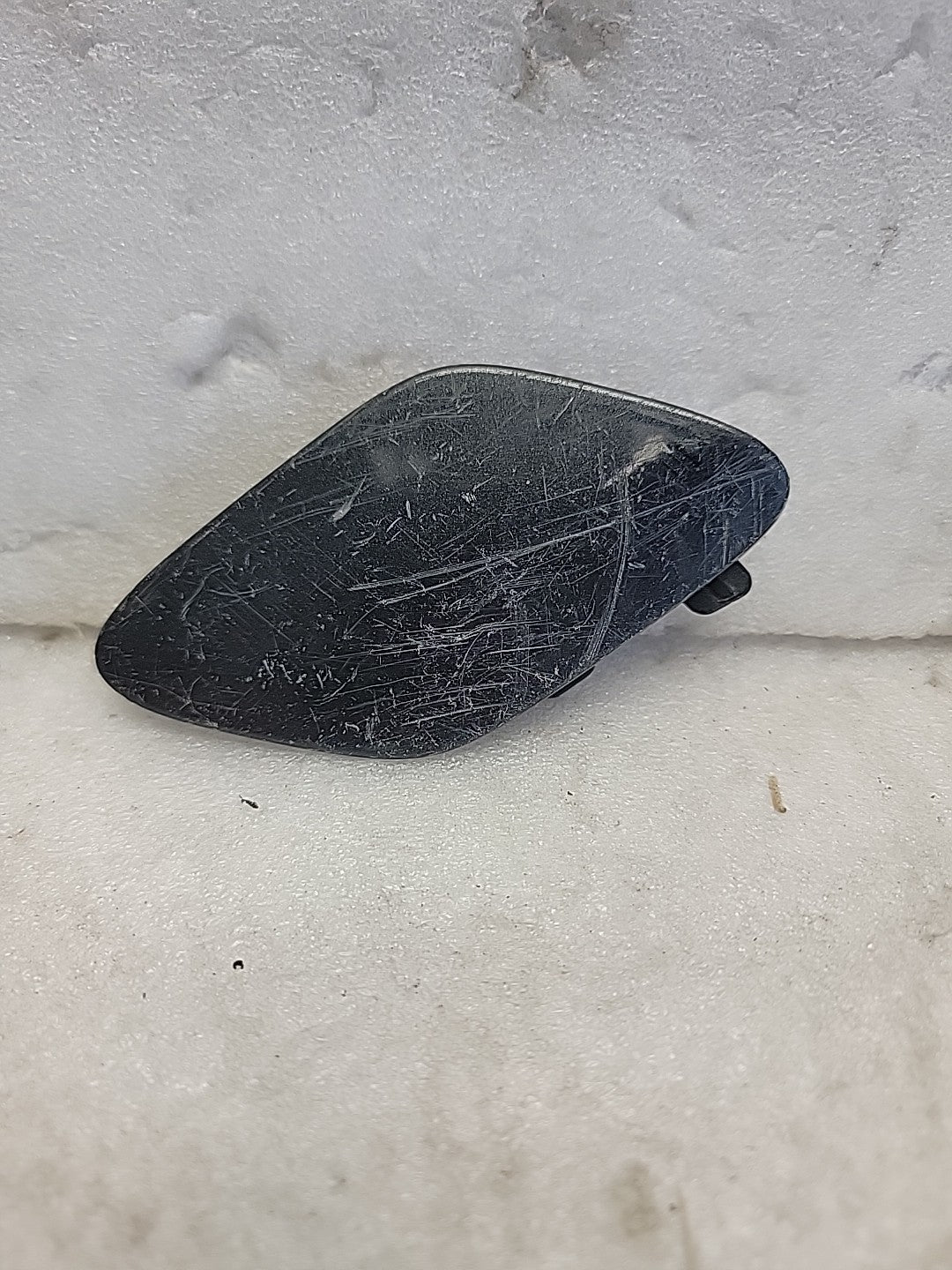 14-16 MERCEDES E CLASS SEDAN FRONT BUMPER TOW HOOK EYE COVER CAP TRIM 2128852422