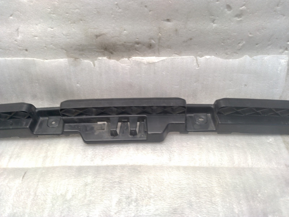 OEM 2012-2020 VOLKSWAGEN PASSAT - REAR Center Bumper Mount/Bracket 561807863A