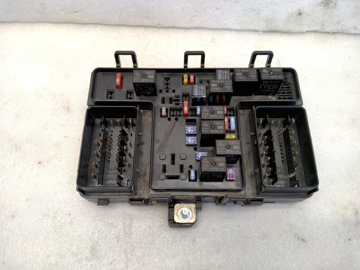 2015-2017 Ford Fusion FG9T14A067BD Engine Fuse Box Relay Control Unit OEM