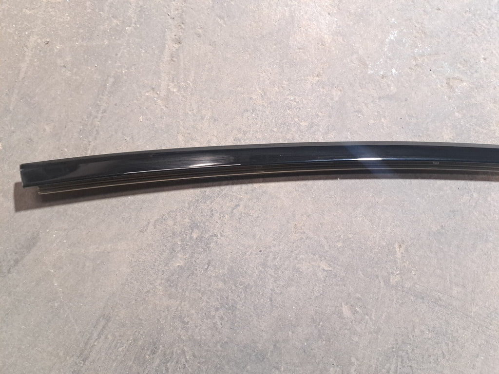 2016-2021 TESLA MODEL X FRONT RIGHT DOOR MOLDING 1128708-00-C OEM
