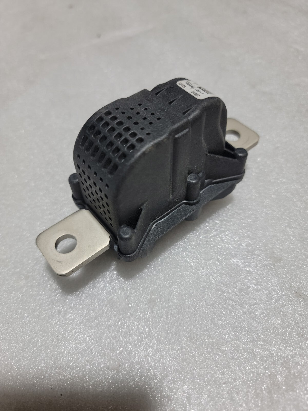 1064689-00-J/I OEM Tesla 2017-2023 Model 3/Y Pyrotechnic Battery Disconnect Fuse
