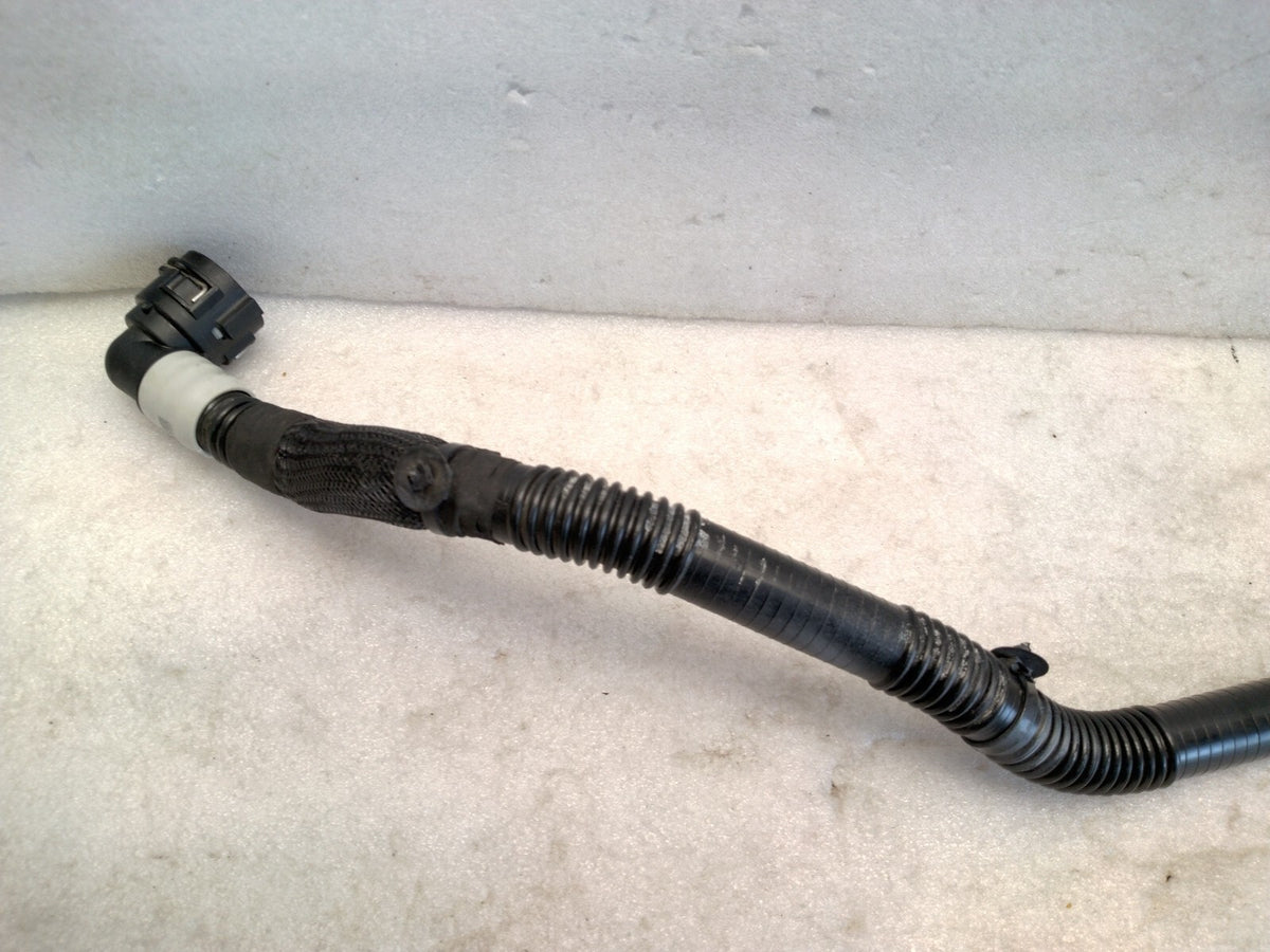 17-22 1077589-00-E Tesla Model3 Front Radiator Outlet Coolant Pipe Hose Tube OEM