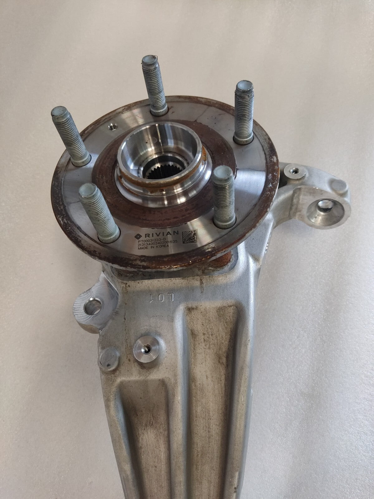 Rivian R1T R1S Front Left Hub Bearing Wheel, Suspension Spindle Knuckle OEM