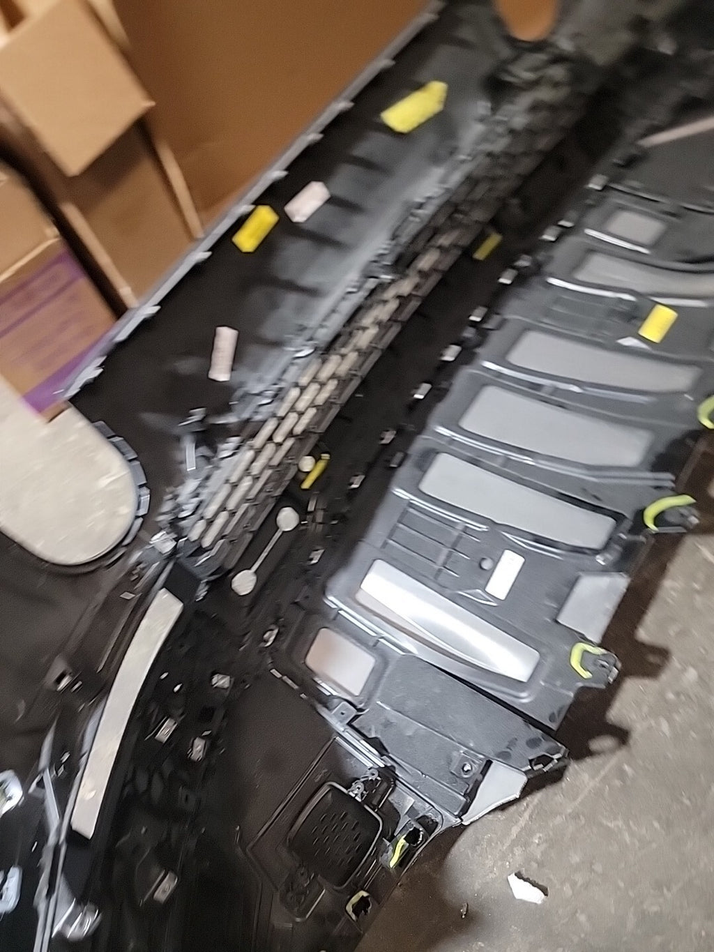 2021-2024 RIVIAN R1T R1S COMPLETE FRONT BUMPER Assembly OEM