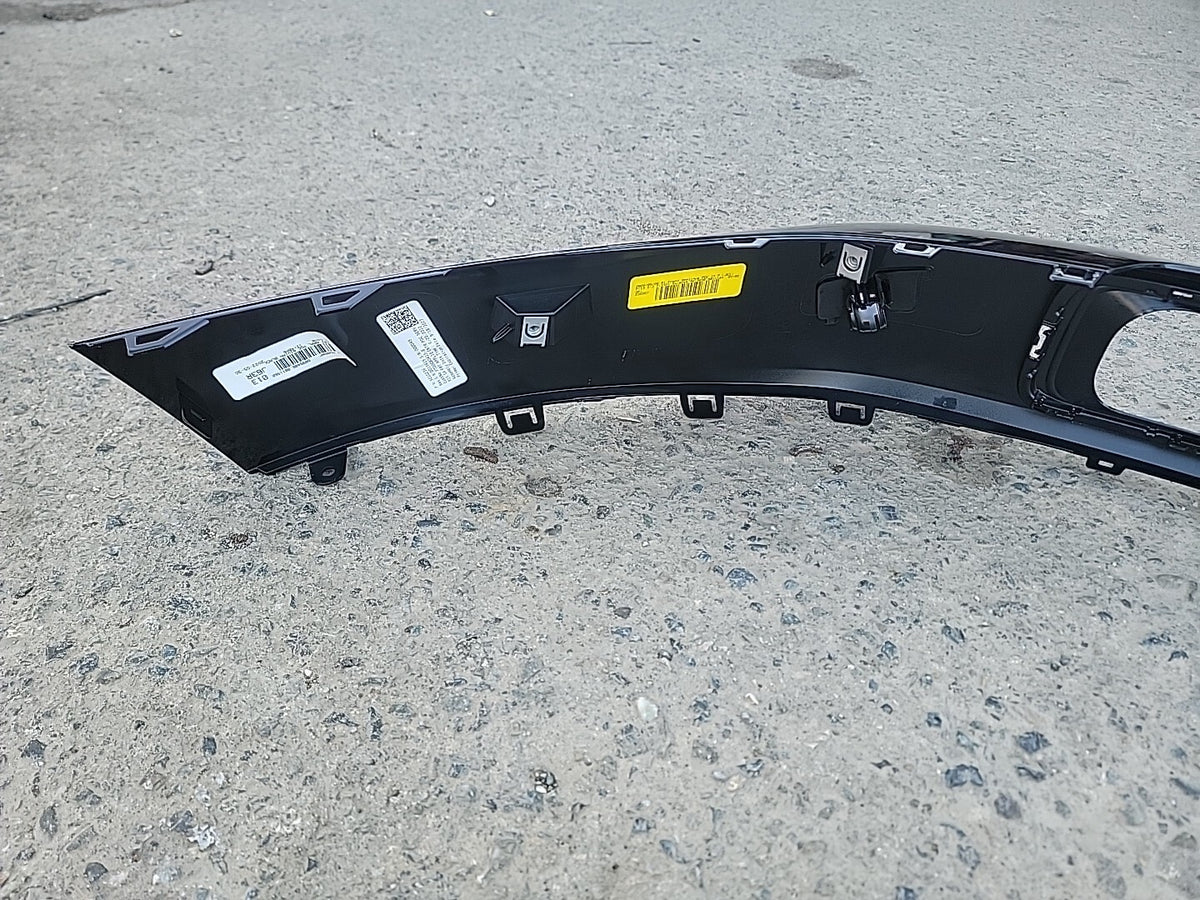 RIVIAN 2021-2024 Front Bumper R1 FRONT BLACK APPLIQUE PT00080423-B