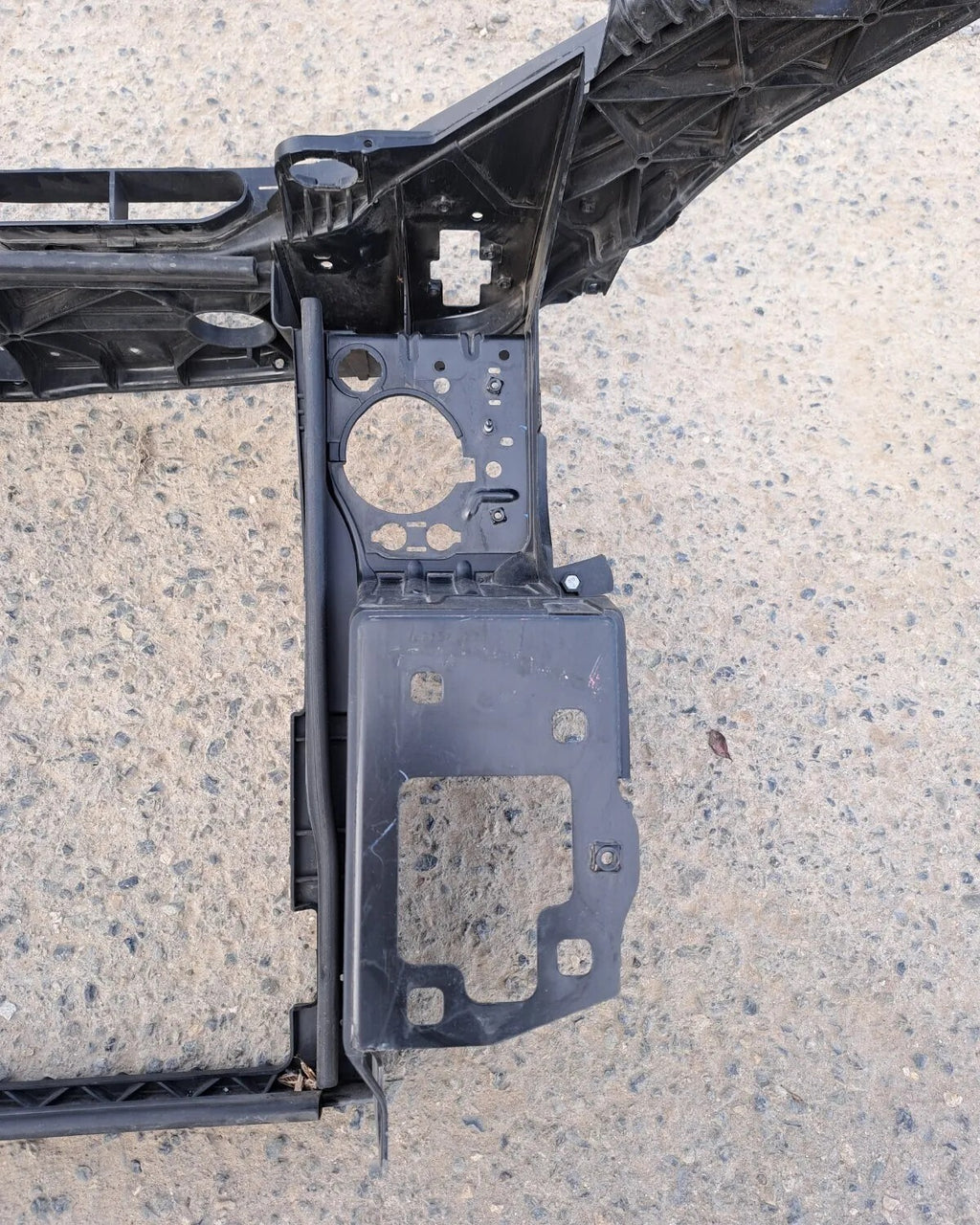 2013-2019 MERCEDES GL450 FRONT RADIATOR SUPPORT FRAME CARRIER CROSS MEMBER OEM