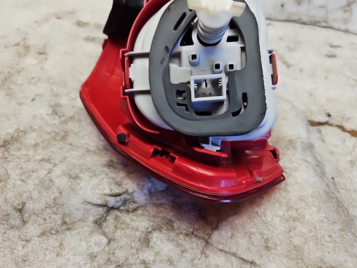2012-2015 Volkswagen Passat Rear Right Outer Tail Light Lamp OEM 561945096H