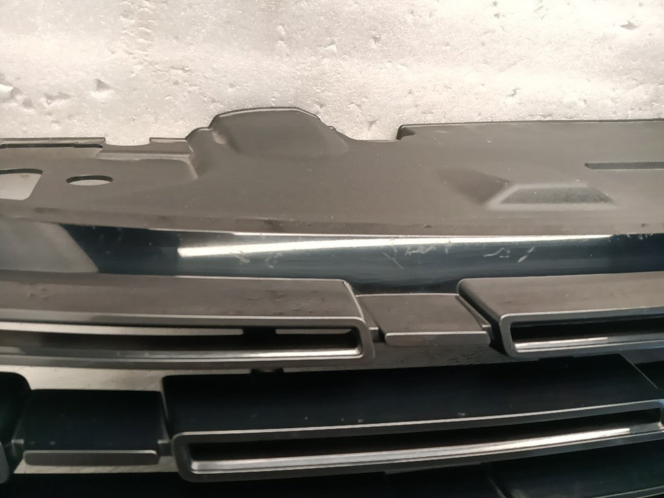 2022 - 2025 Range Rover L460 Front Bumper Grille GENUINE M8E2-8200-A OEM
